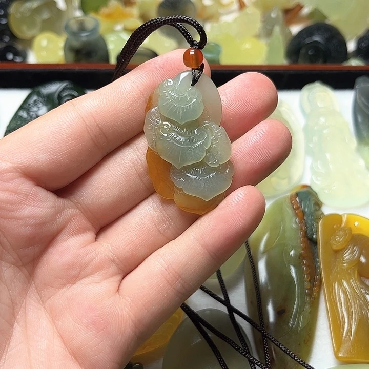 未镶嵌蛇纹石玉颈饰