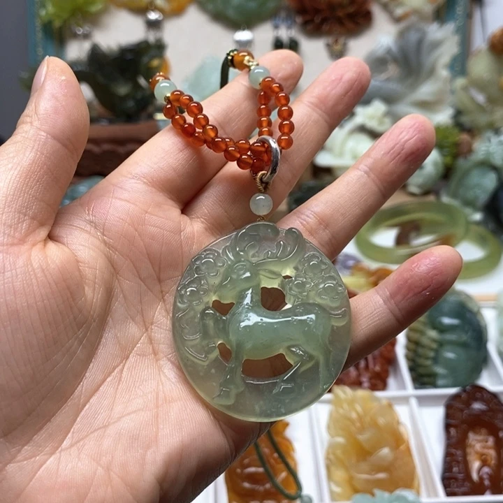 未镶嵌蛇纹石玉颈饰