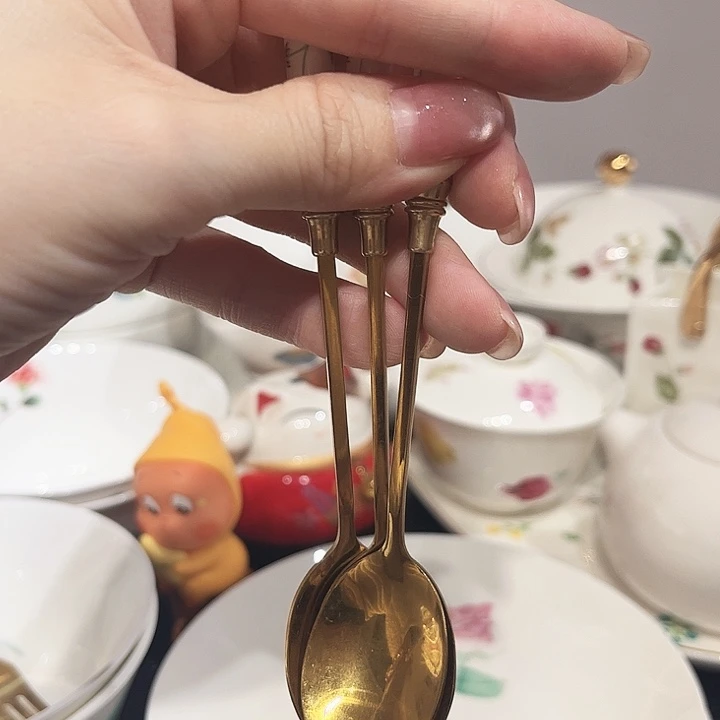 H****瓷片勺子勺子勺子3个