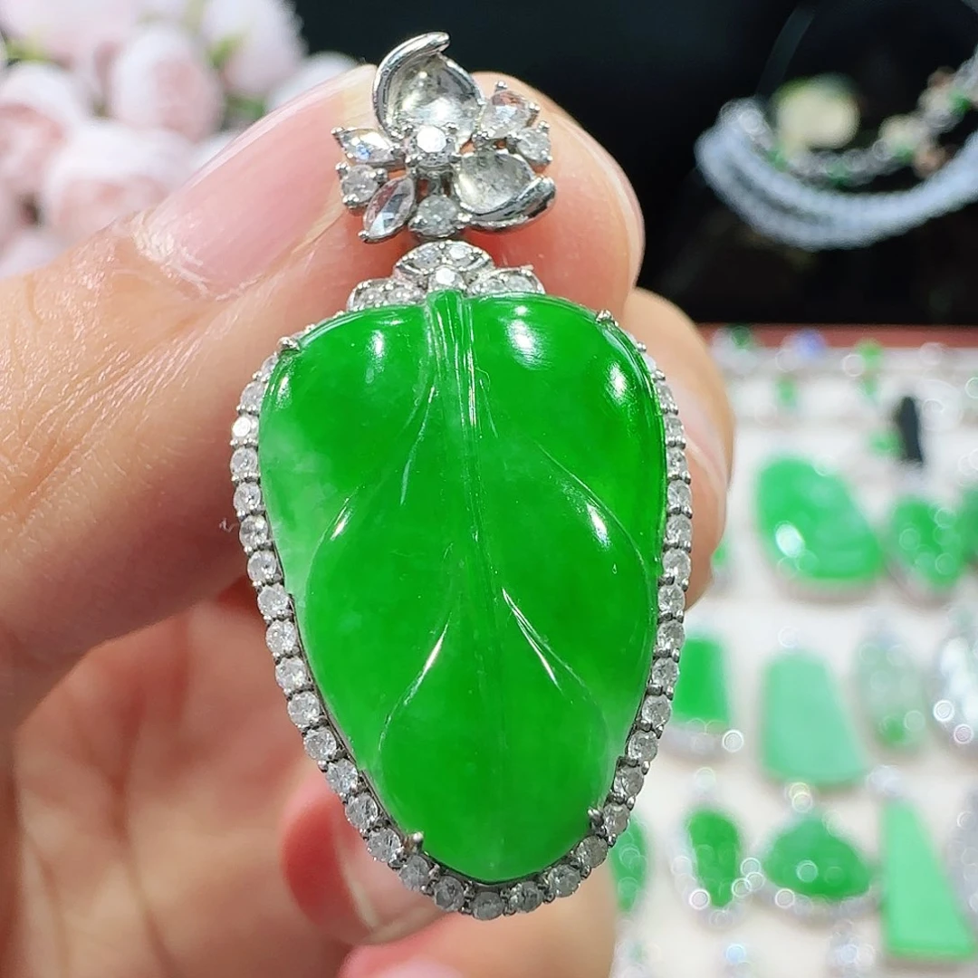 翡翠吊坠(不含链)18K金镶嵌