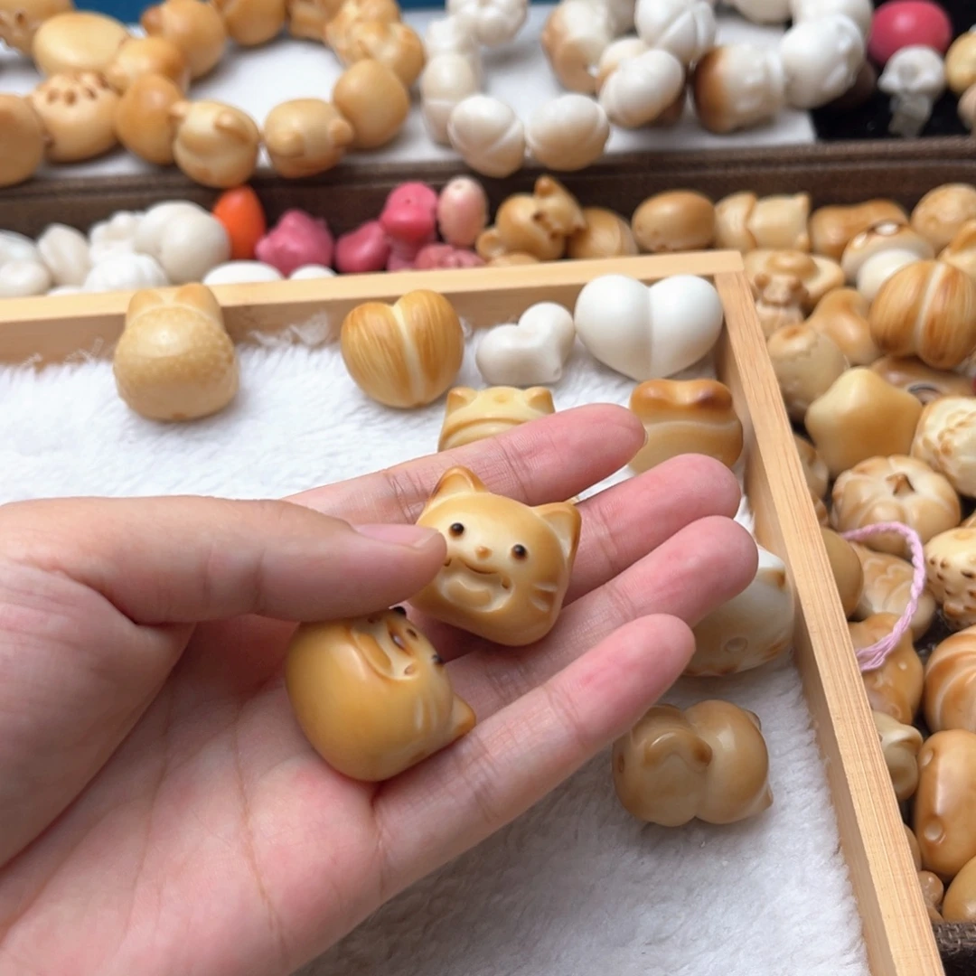 菩提根/象牙果把件6个牙猫，1法棍猫