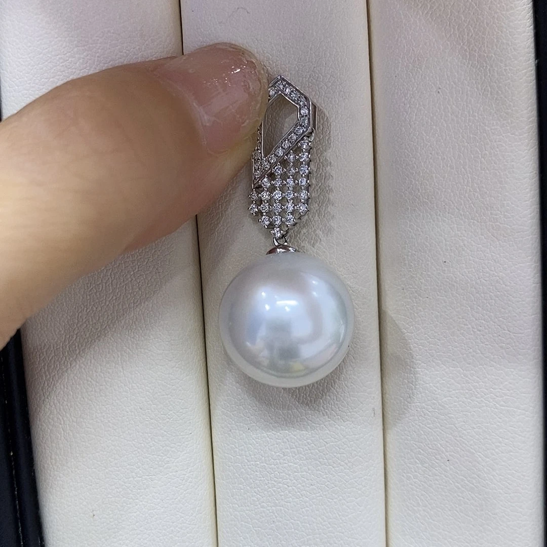 18K金镶嵌耳饰海水珍珠15到16点位澳白
