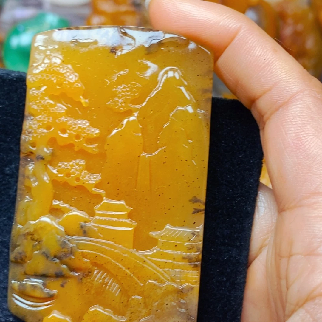 未镶嵌石英质玉（黄龙玉）吊坠(不含链)