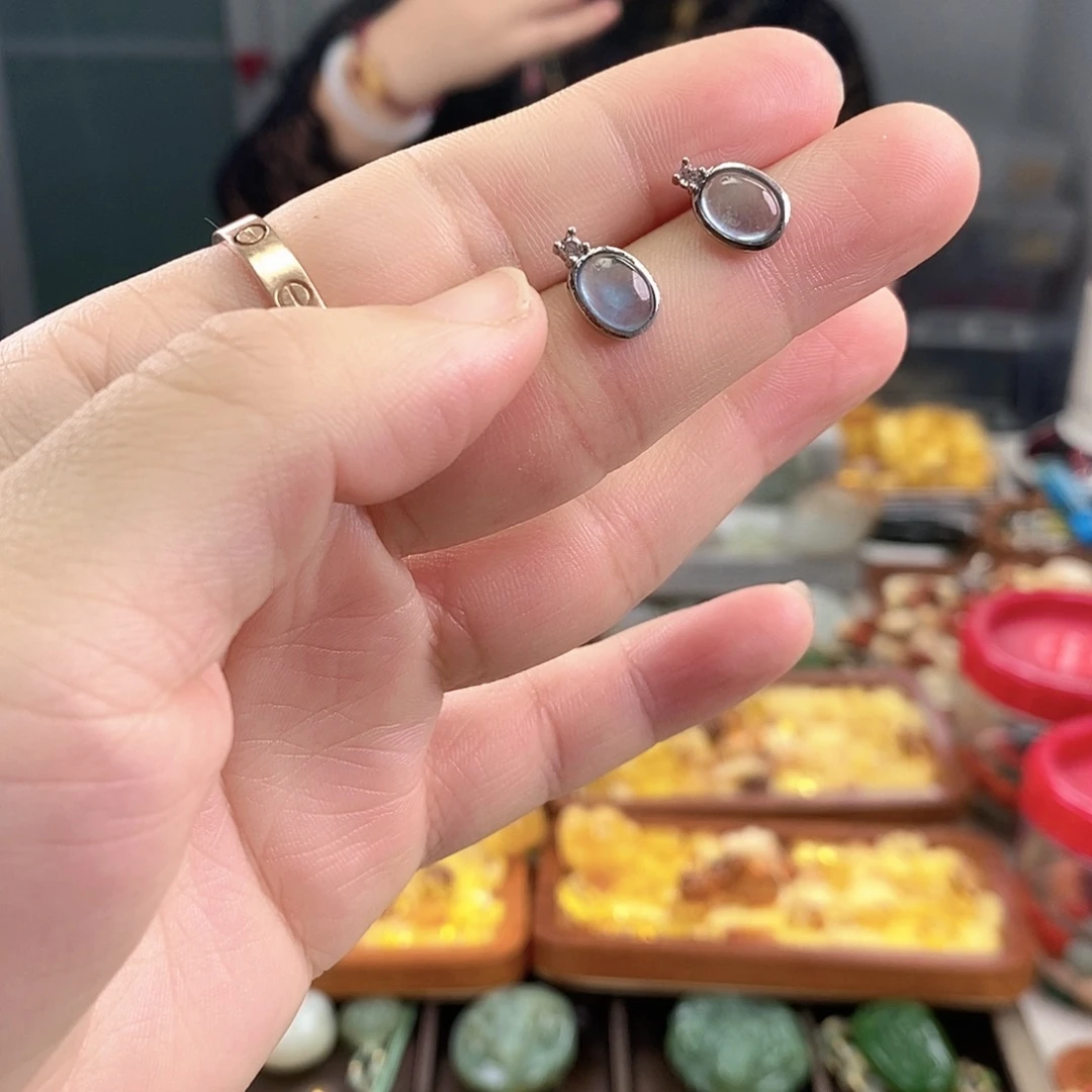 合金耳饰水晶海蓝宝