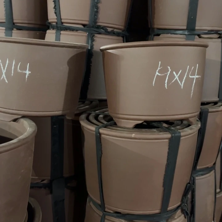 花盆紫砂100-6。      19-14。