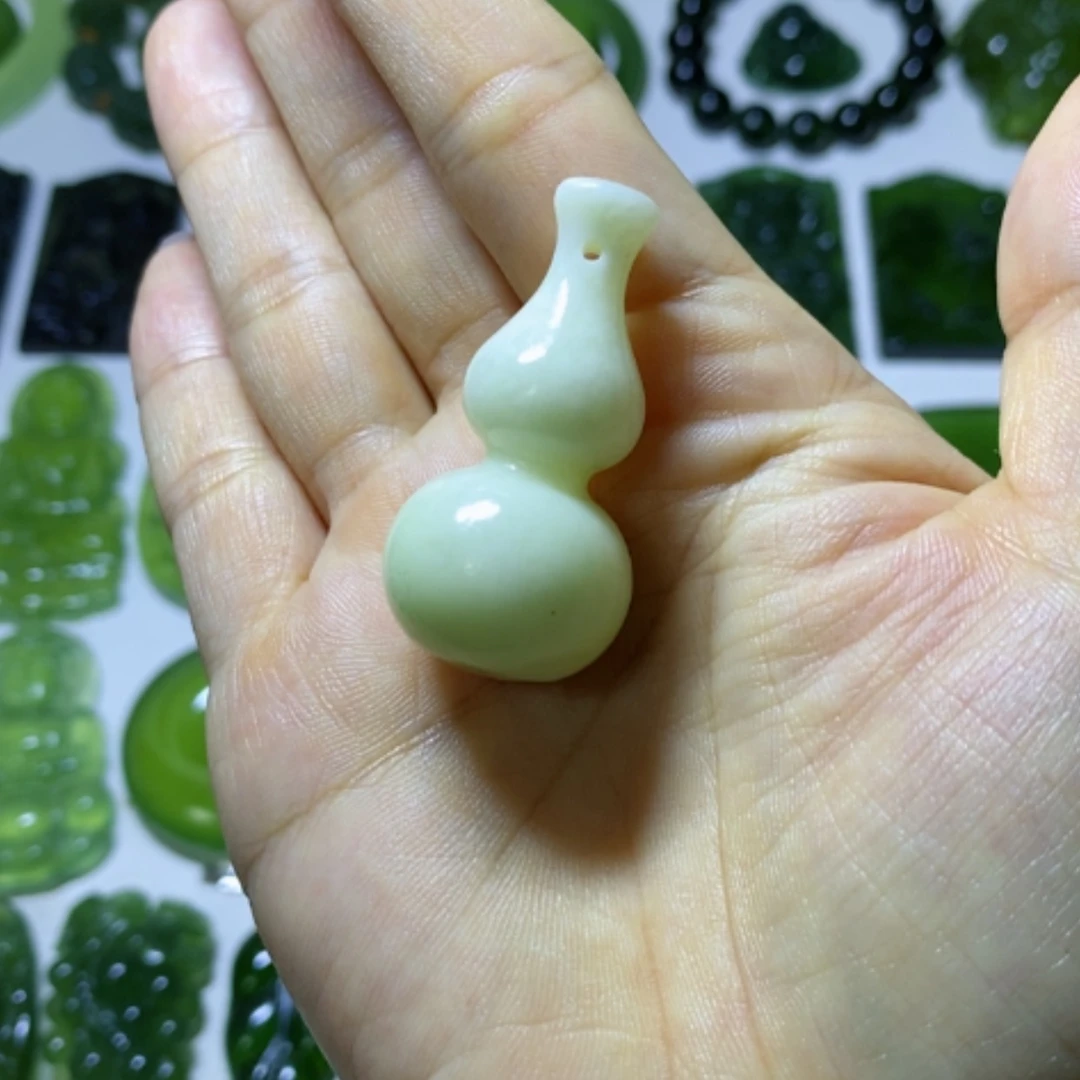 【闪购商品】未镶嵌蛇纹石玉颈饰