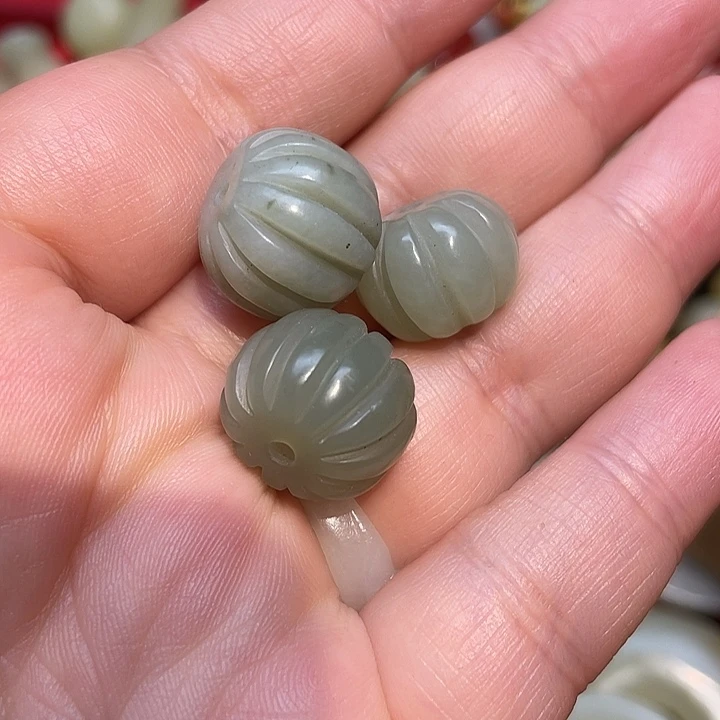 未镶嵌和田玉车挂