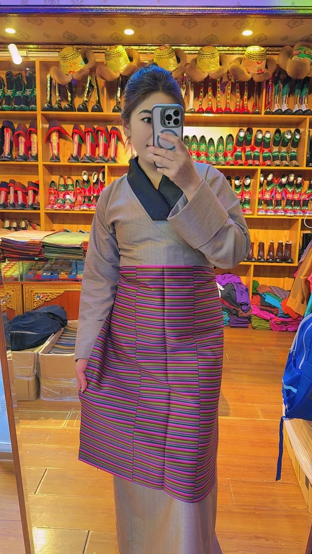 藏装搭围裙新颜色