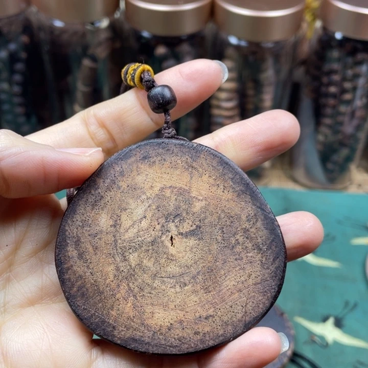 伊*降真香绿油6.0原切牌