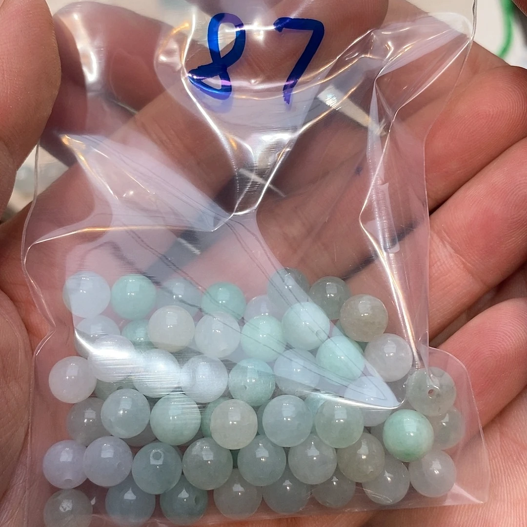 翡翠未镶嵌颈饰珠子