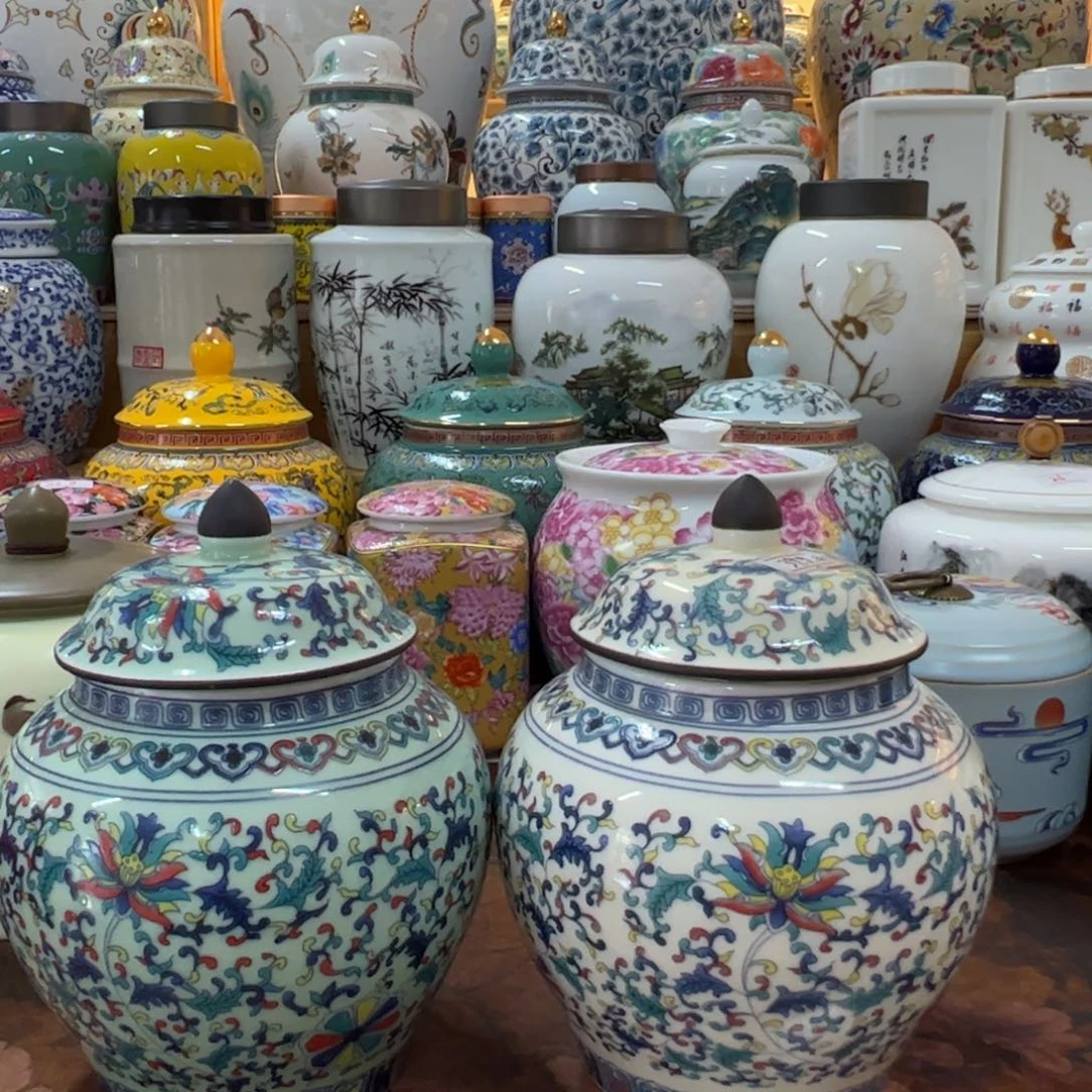 家用陶瓷茶叶罐。