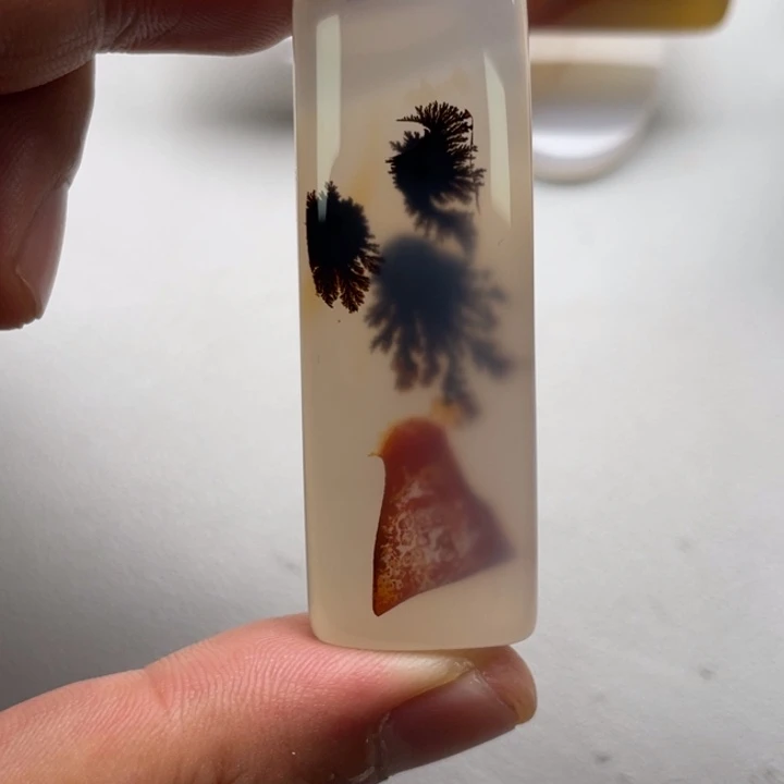 玛瑙/玉髓颈饰未镶嵌御*君