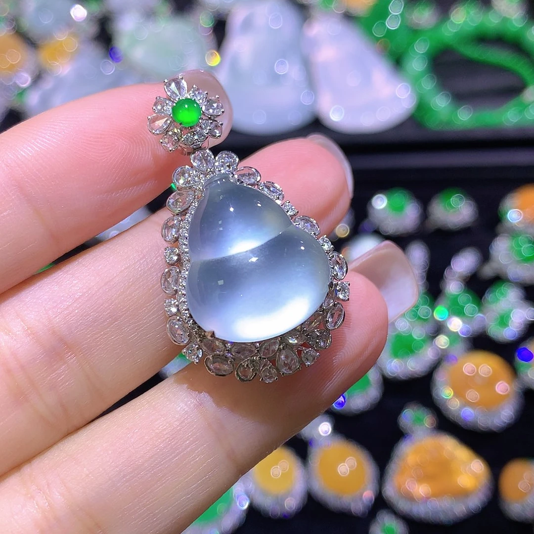 翡翠18K金镶嵌颈饰玻璃种双眼皮葫芦一刀切后盖可拆卸