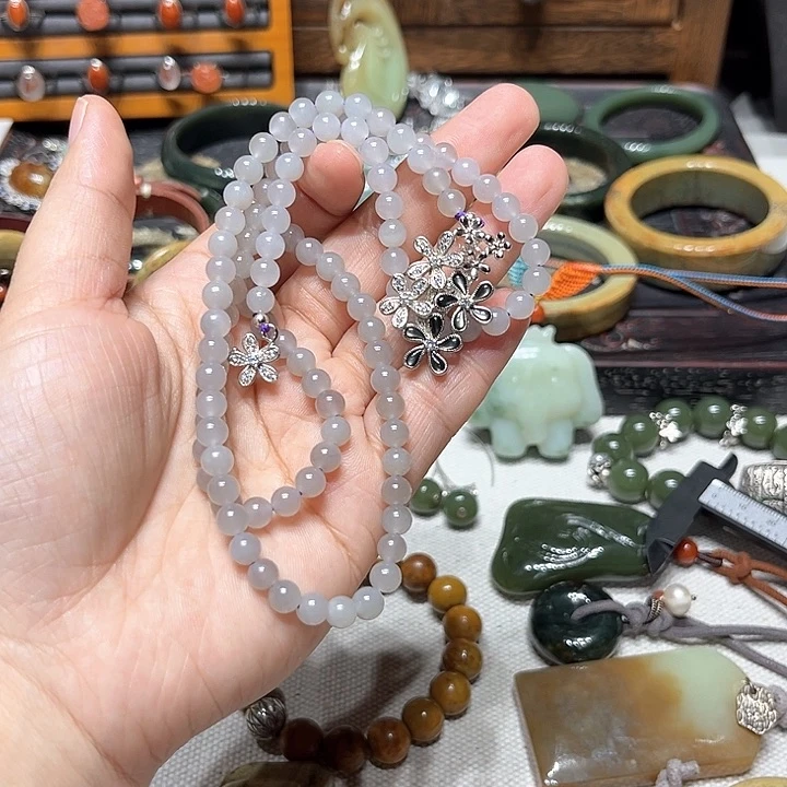 和田玉手镯未镶嵌繁***?