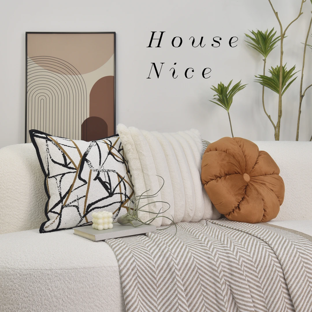 中古风ins花苞腰垫奶油风抱枕毛绒靠枕睡觉靠背床头垫