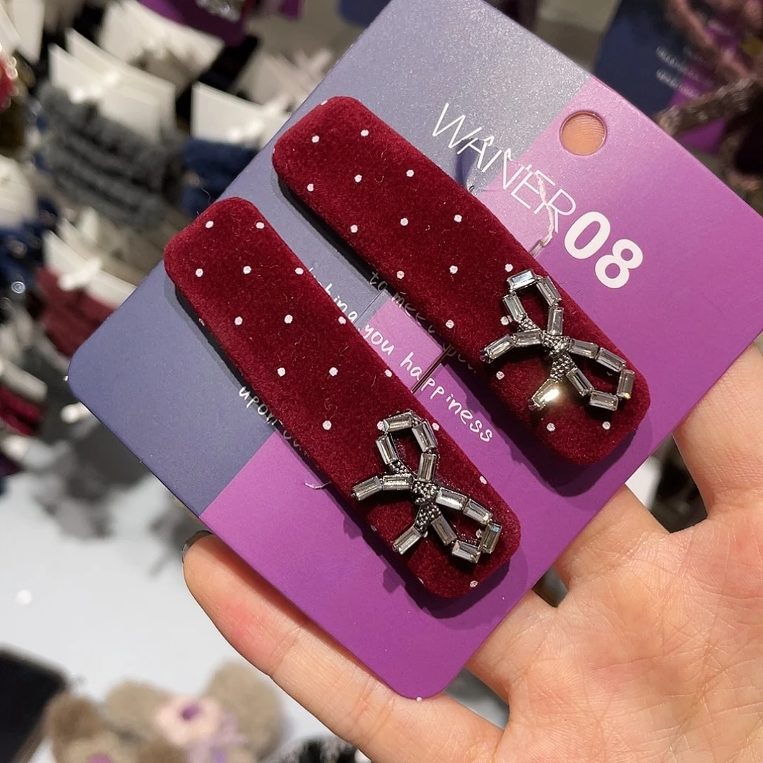 非金属红波点方形蝴蝶结