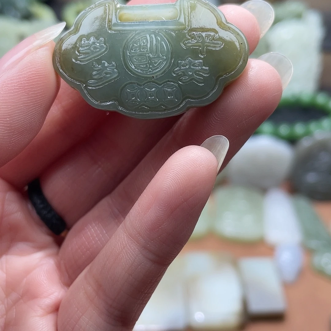 和田玉未镶嵌吊坠(不含链)