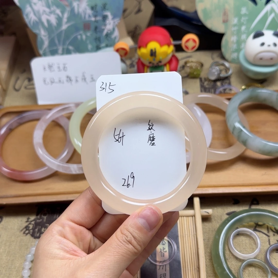 石英质玉手镯未镶嵌315