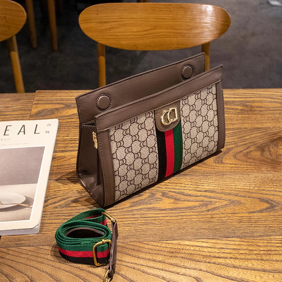 香港品牌女款爆款2026新款夏季女时尚休闲百搭斜挎包包中号托特包