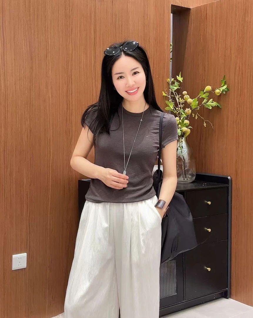 鑫燃Kiki 简约圆领百搭显瘦T恤 90033 WU