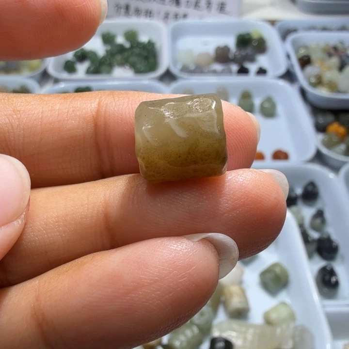 和田玉未镶嵌珠宝半成品