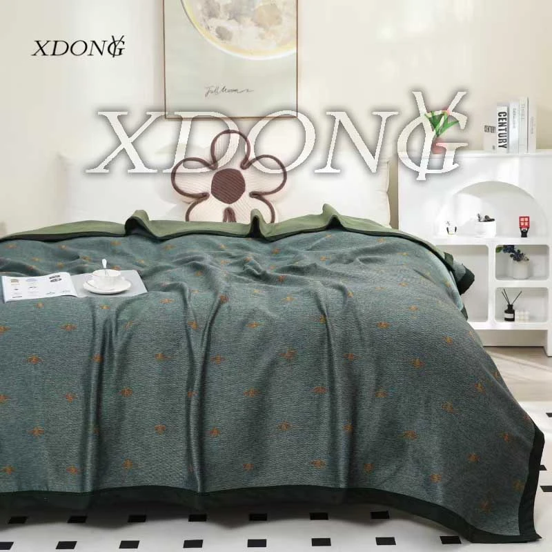 XDONGY（冬云家纺）高端230*250太 空棉火山岩 轻飞曼舞 绿色床盖