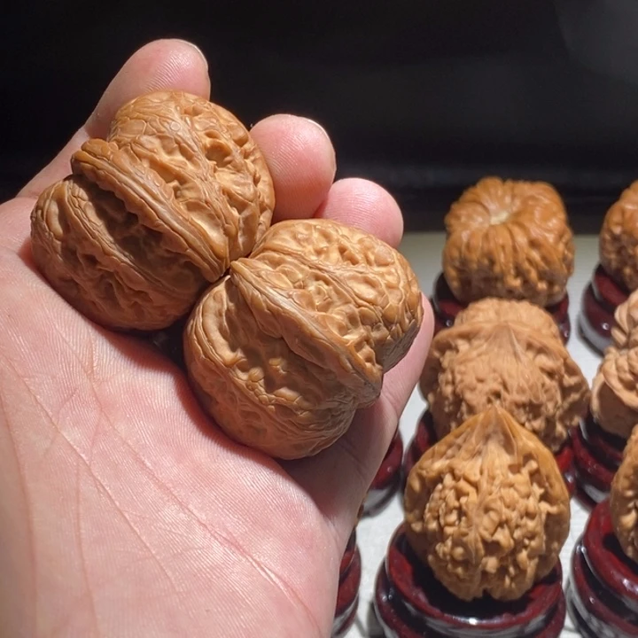 余***℡文玩核桃把件41元宝