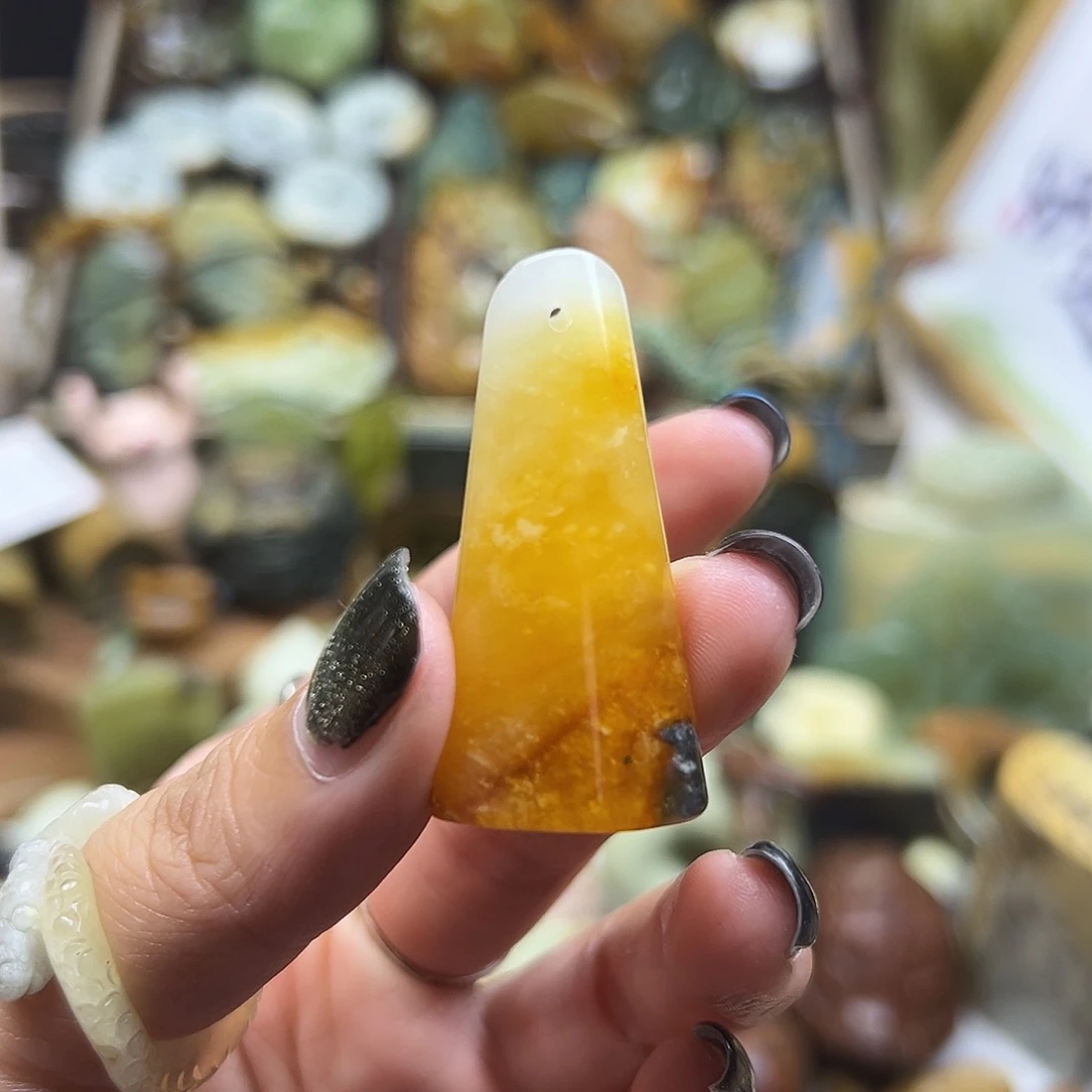 岫玉未镶嵌颈饰花玉锁骨