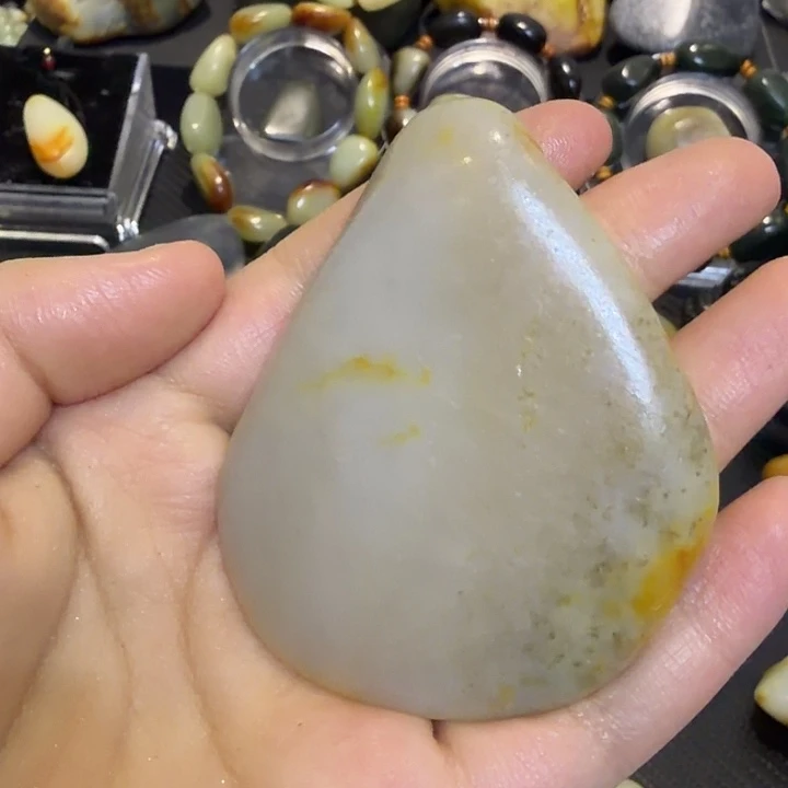 德***下和田玉未镶嵌挂件