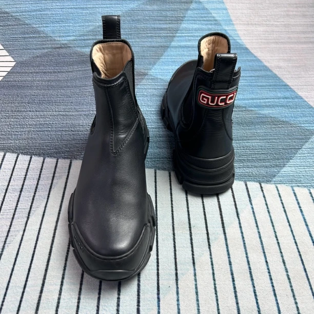 95新 GUCCI/古驰 黑色字母短靴三九