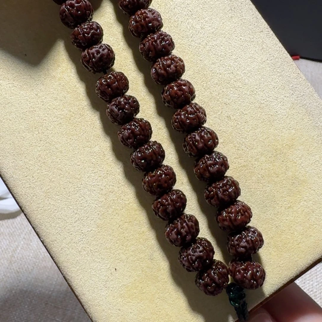 金刚菩提吊坠老树王10mm勿里达 手持原生态