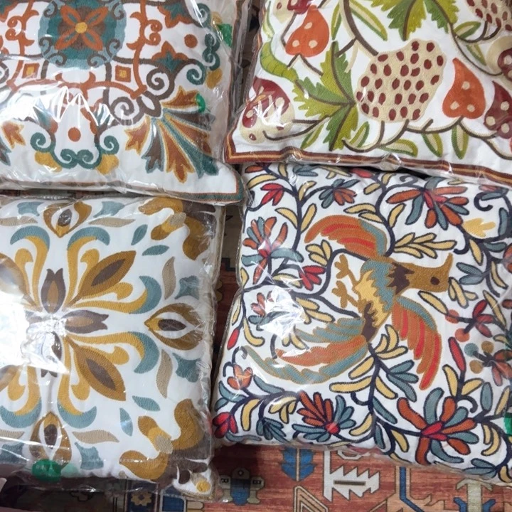 有机玻璃抱枕4个不同色