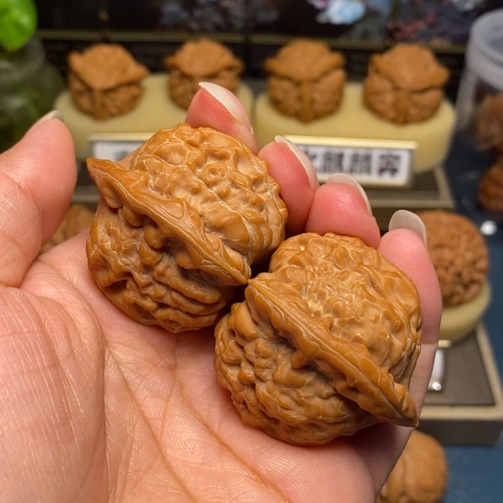 【闪购商品】把件文玩核桃帅****金字塔