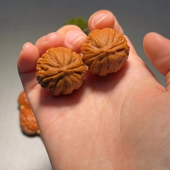 文玩核桃把件八筋聚顶623
