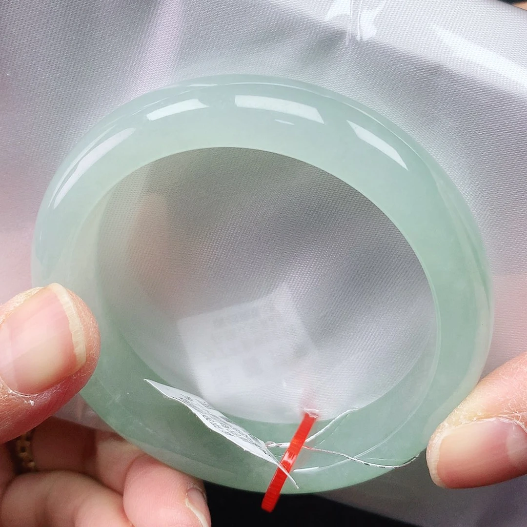 翡翠手镯未镶嵌52圈