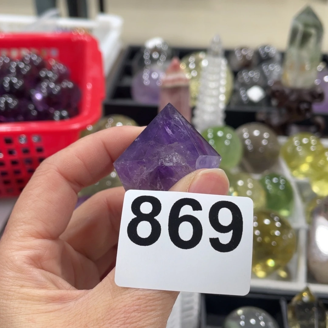 马***。水晶未镶嵌珠宝半成品