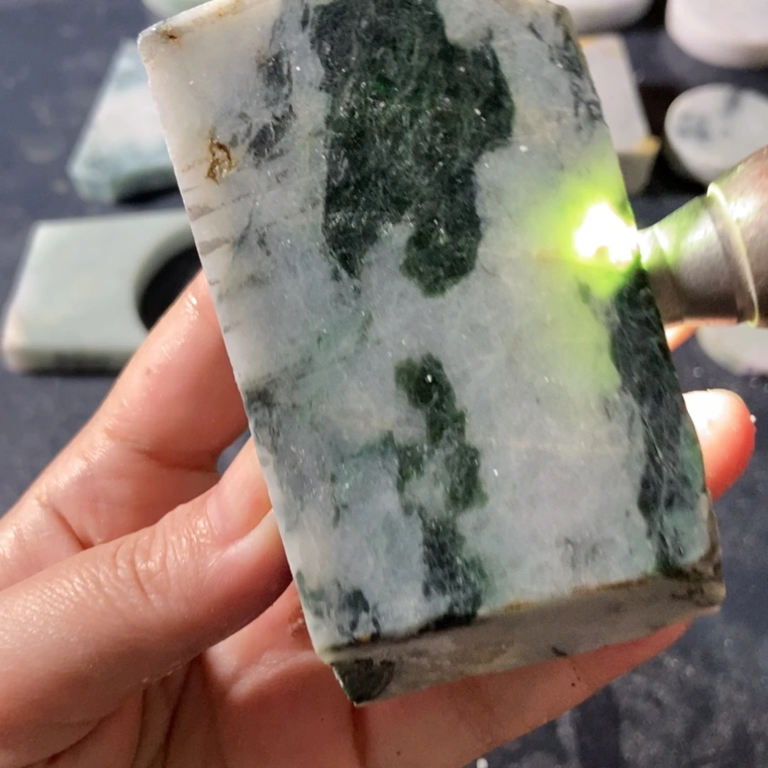 翡翠未镶嵌挂件天然翡翠