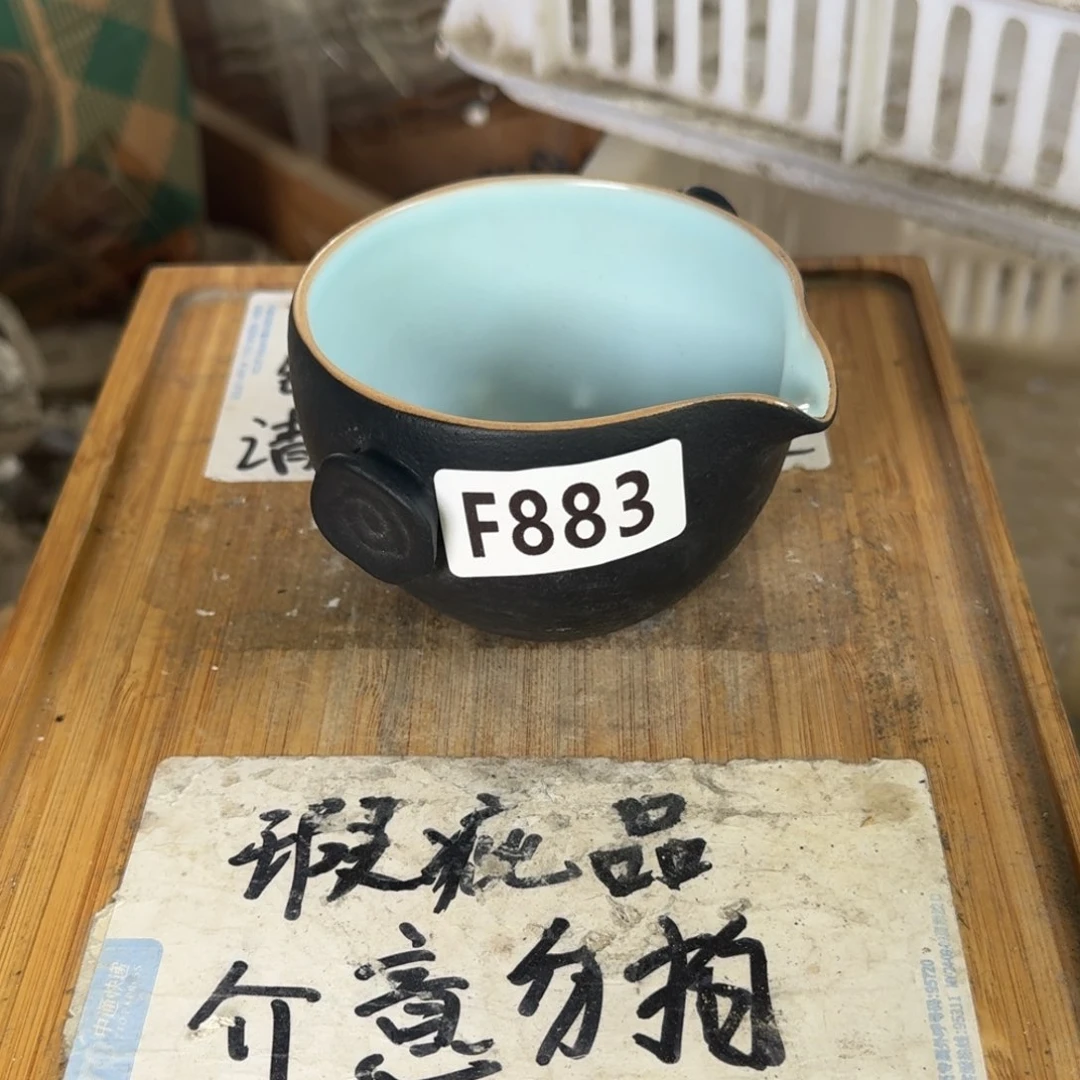 瑕疵介意勿拍陶瓷器皿F881