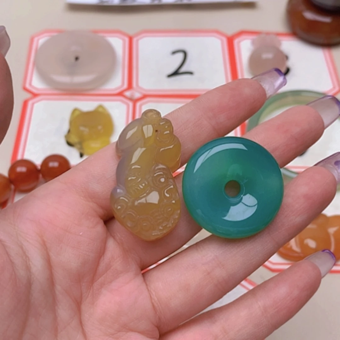 【闪购商品】玛瑙/玉髓未镶嵌珠宝半成品普****?