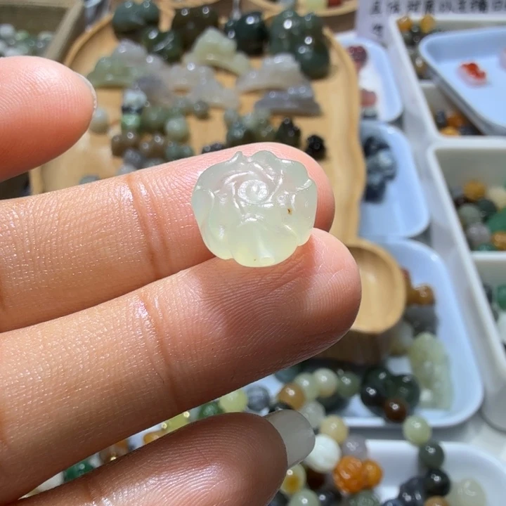 和田玉未镶嵌珠宝奇石