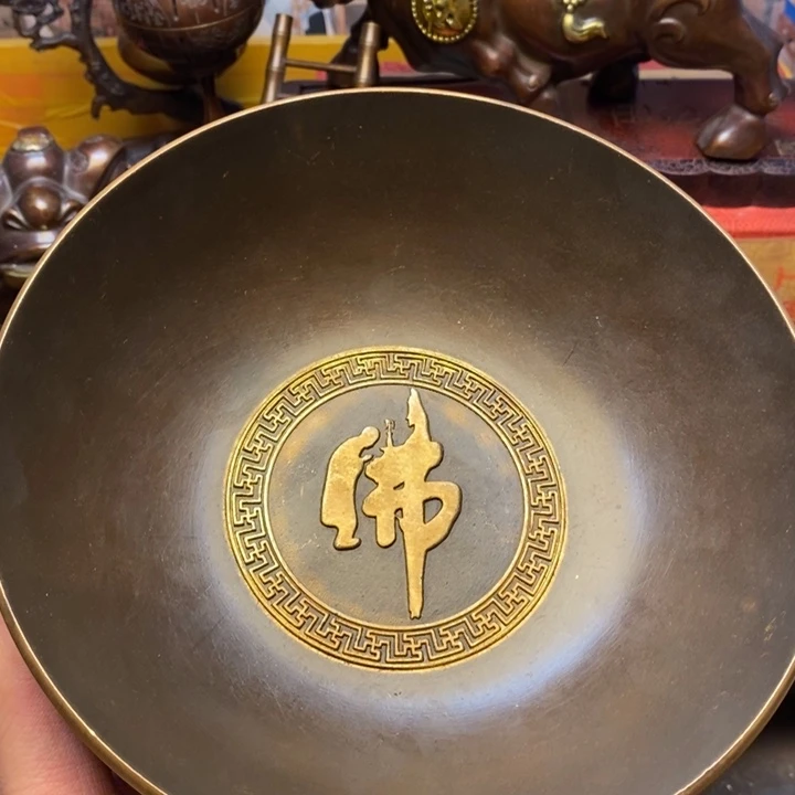 铜器摆件做工精良