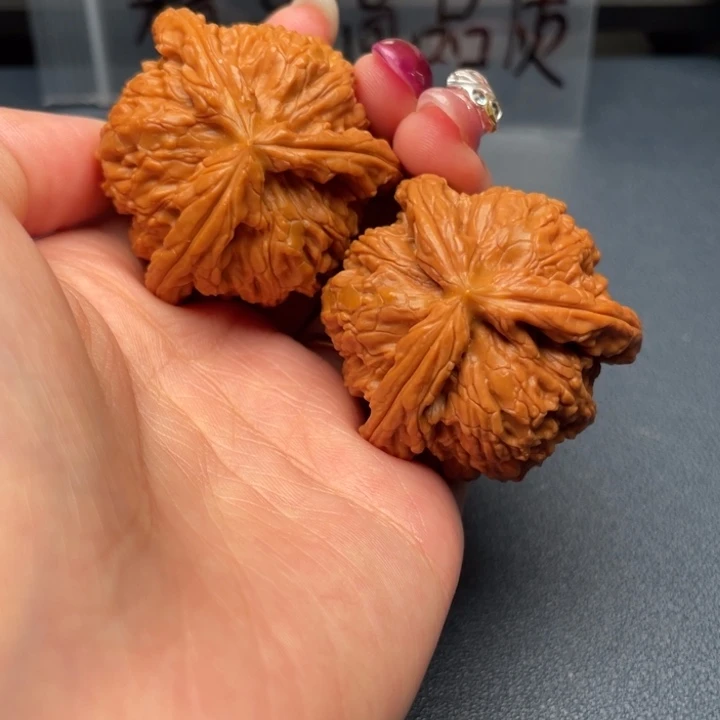 梦***藏吊坠文玩核桃白狮子