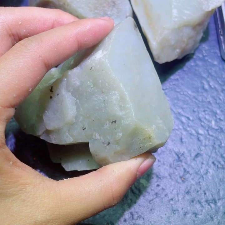 和田玉未镶嵌珠宝半成品