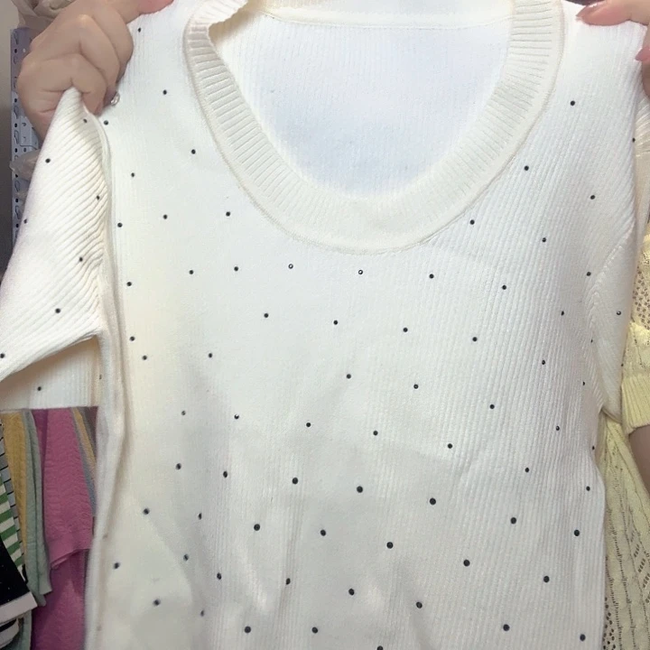 短袖短裤搭配短裤白色