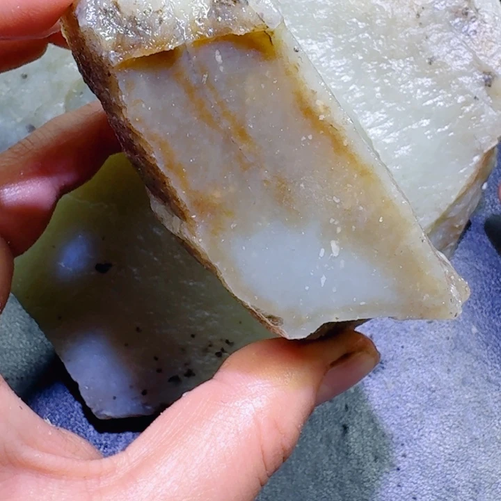 和田玉未镶嵌珠宝半成品