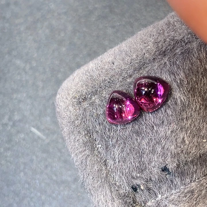 未镶嵌裸石石榴石1.635克拉