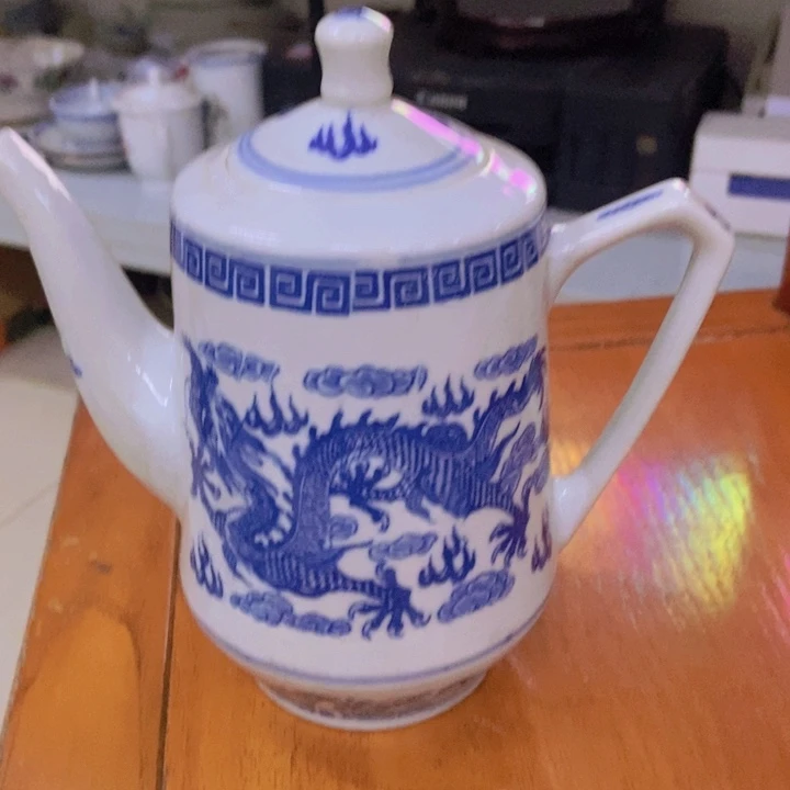 陶景德镇青花龙纹大茶壶