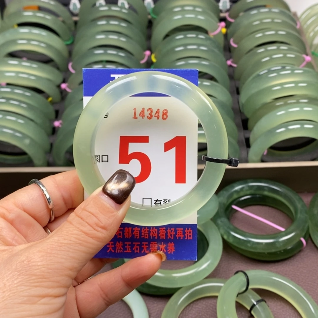 兴***峰蛇纹石玉未镶嵌手镯