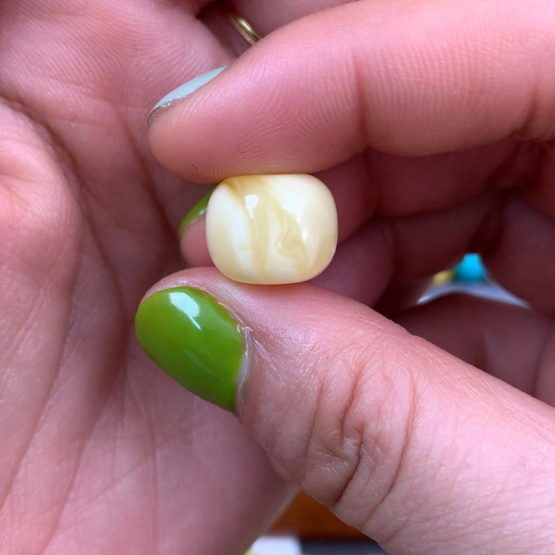 琥珀裸石未镶嵌?****吧蜜蜡