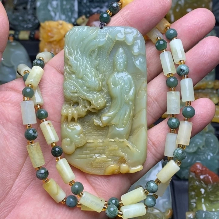 蛇纹石玉未镶嵌颈饰